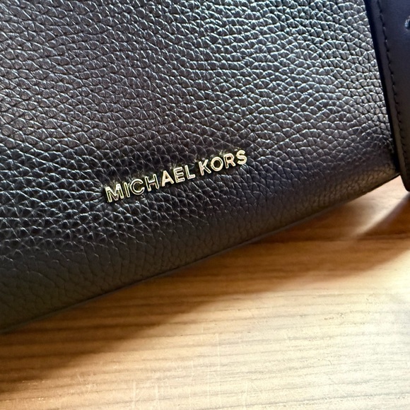 Michael Kors Brown Pebbled Shoulder Bag - Picture 3 of 15